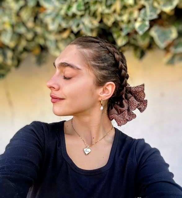 Trenza con coleta de estampado animal